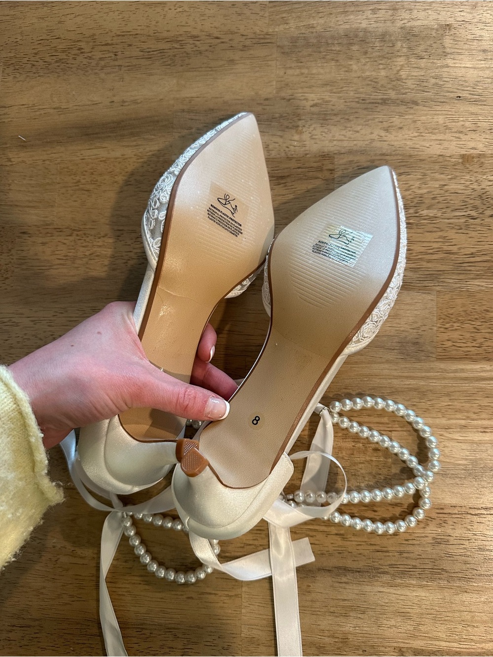 NWOT Crochet Lace Pointy Toe Wedding Kitten Low Heels with Double Pearls Strap - Picture 6 of 6